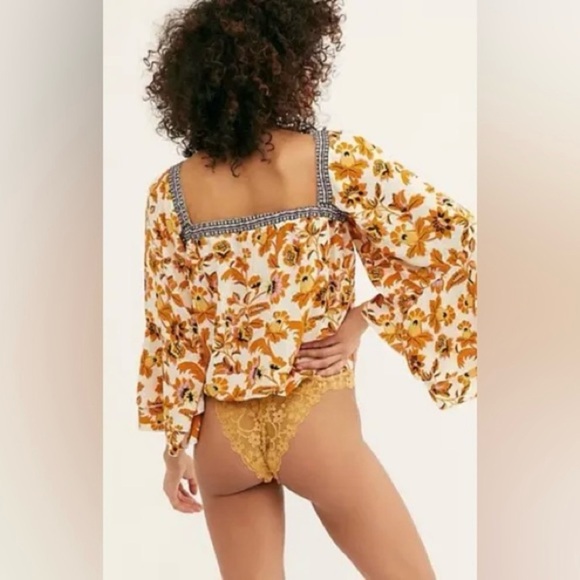 Free People Intimately Blooming Borders Bodysuit White Large Ruffle Bell Sleeves - Picture 2 of 14